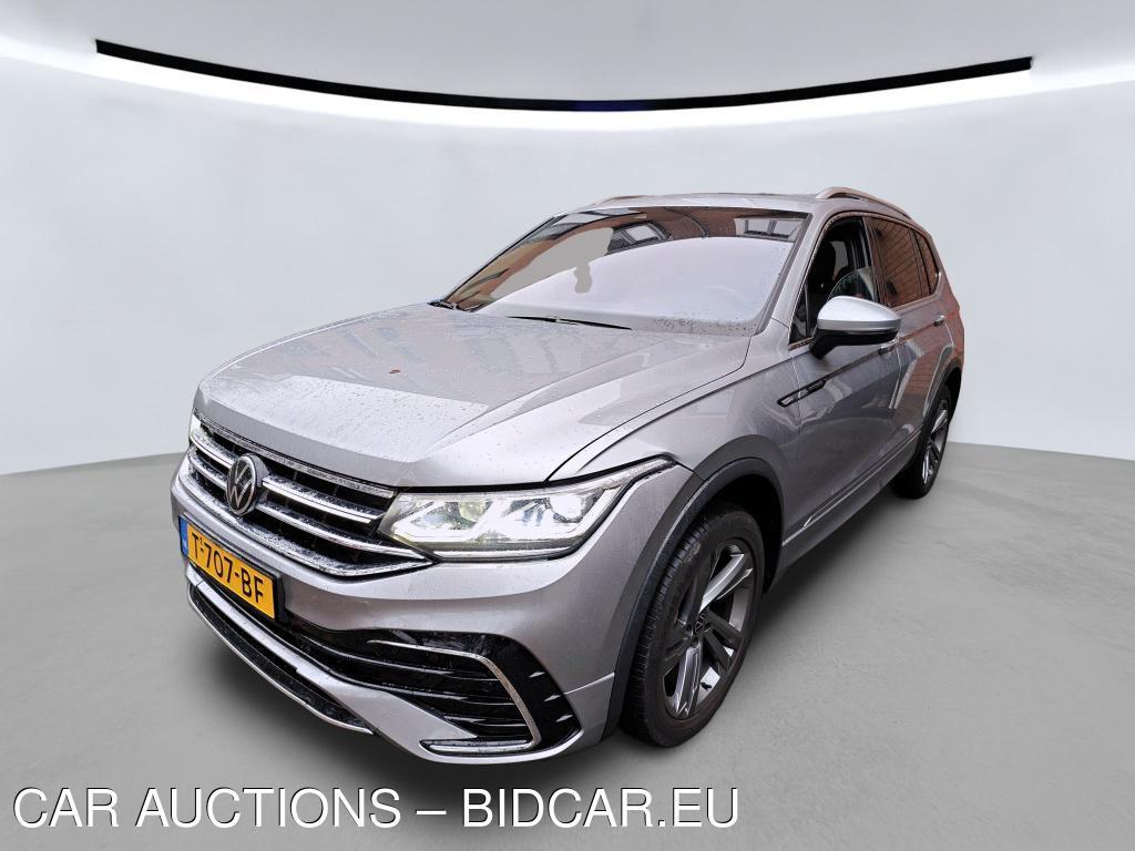 Volkswagen Tiguan all space 1.5 TSI 150PK DSG R-LINE BUSINESS MULTIMEDIA WINTER 7P PANO TREK, 2023