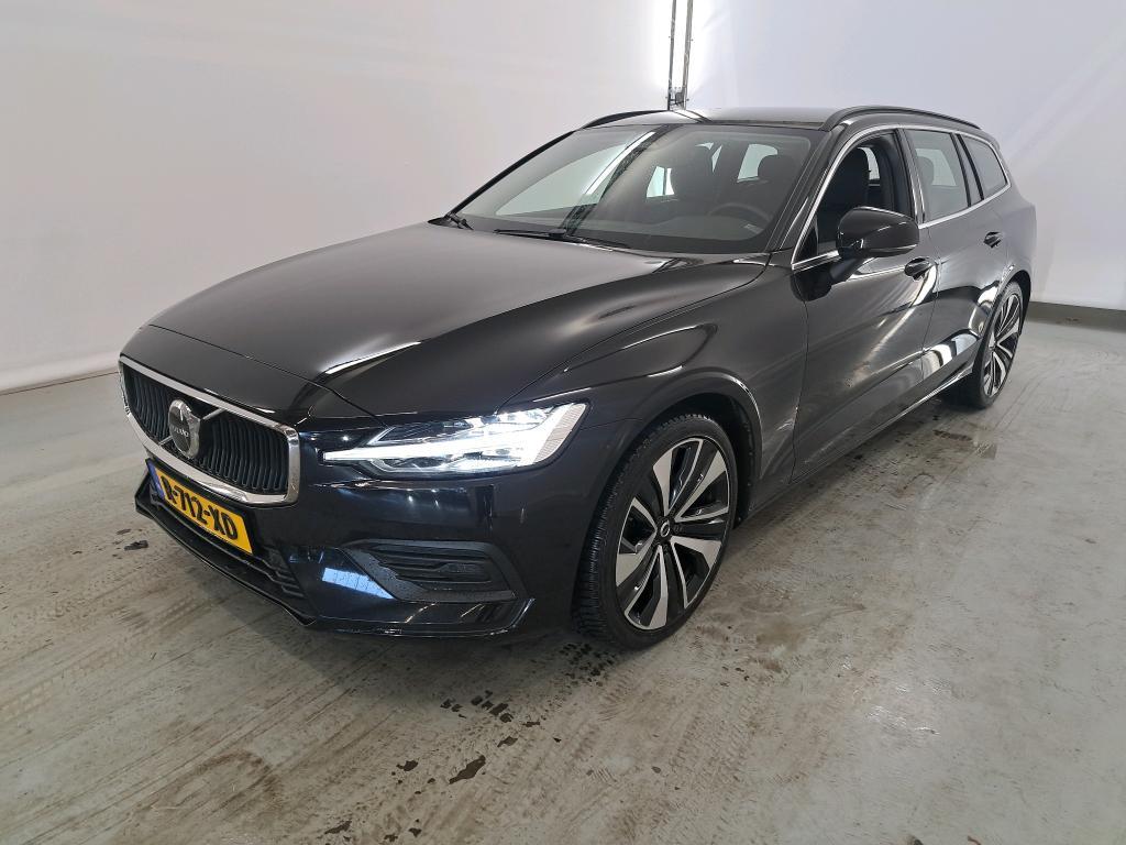 Volvo V60 2.0 B3 CORE, 2022