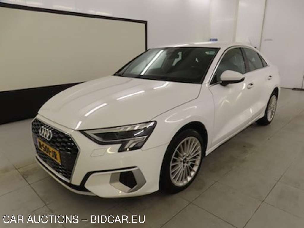 Audi A3 limousine 30 TFSI S tronic Business edition
