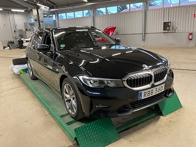 BMW 3-serie 330e Touring 292hk Sport line Drag