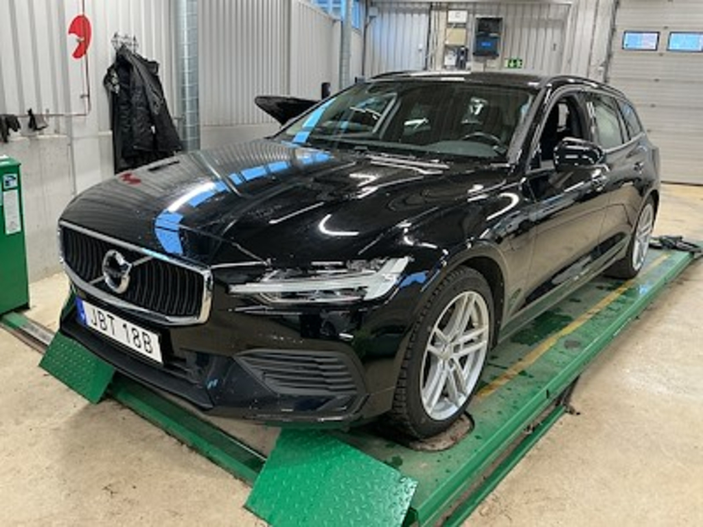 Volvo V60 Recharge T6 340hk AWD Momentum Advanced Edition