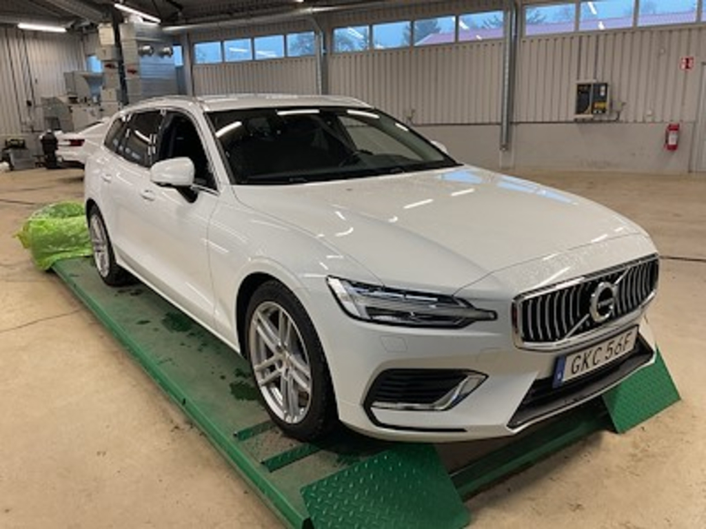 Volvo V60 Recharge T6 340hk AWD Momentum Advanced Edition