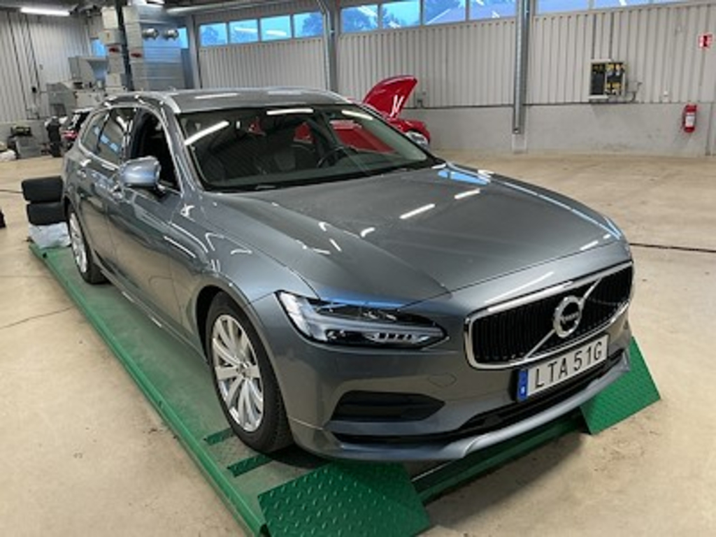 Volvo V90 D4 AWD 190hk AUT Momentum Pilot Assist