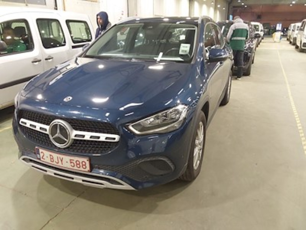 Mercedes-Benz GLA 2.0 GLA 180 D DCT BUSINESS SOLUTION ESS