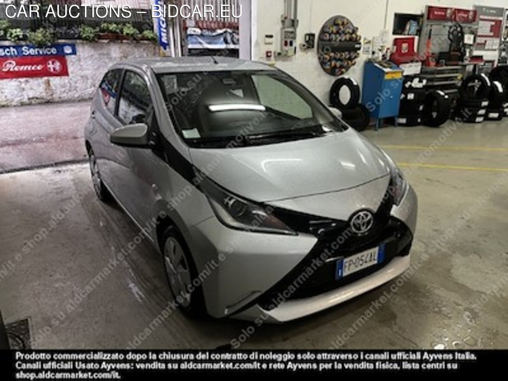 Toyota aygo 1.0 vvt-i x-play tss -