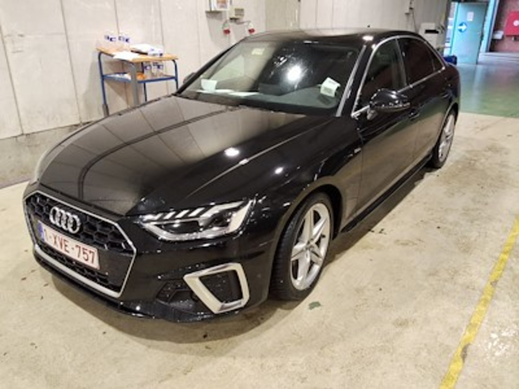 Audi A4 2.0 30 TDI 90KW S LINE