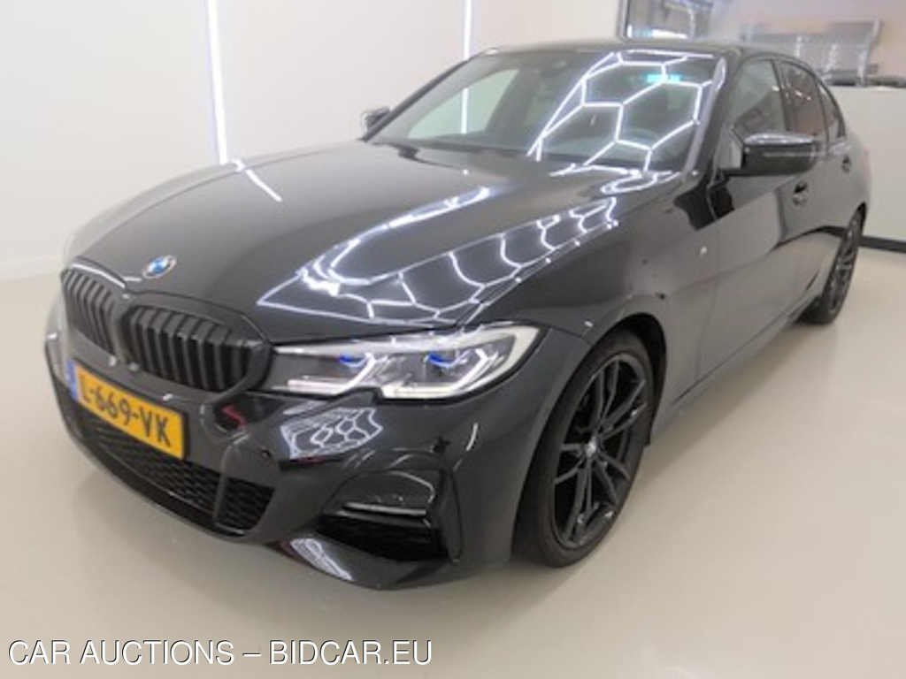 BMW 3 serie sedan 320iA Business Edition Plus M Sport 4d