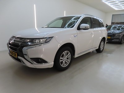 Mitsubishi Outlander PHEV Pure 5d