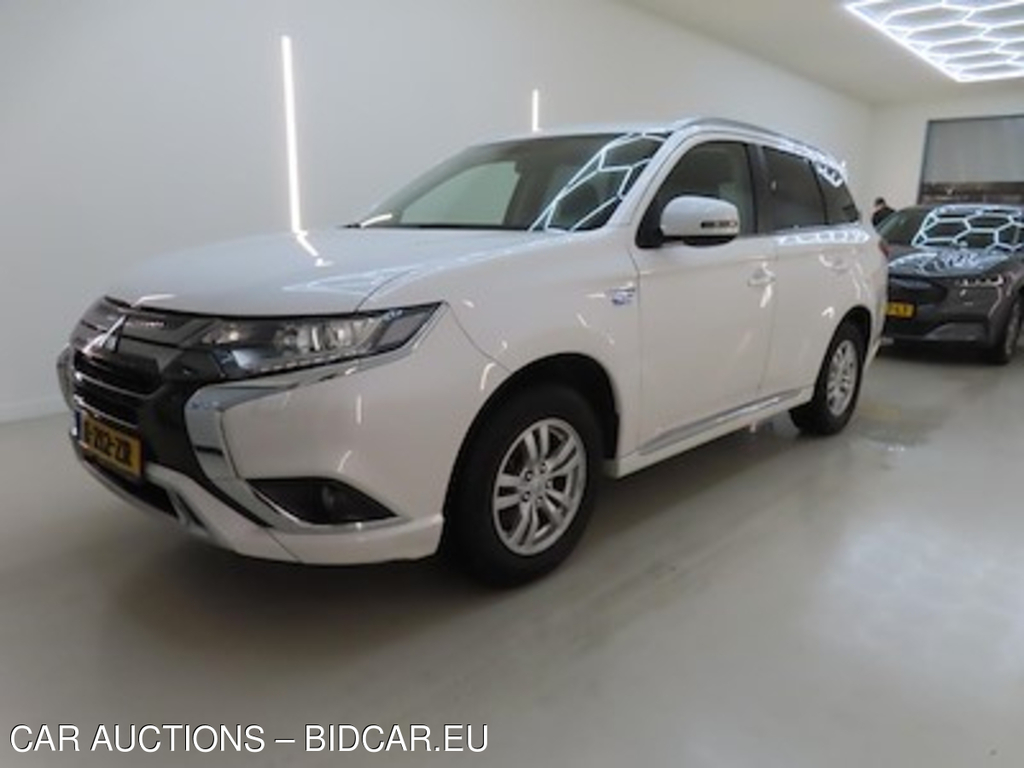 Mitsubishi Outlander PHEV Pure 5d
