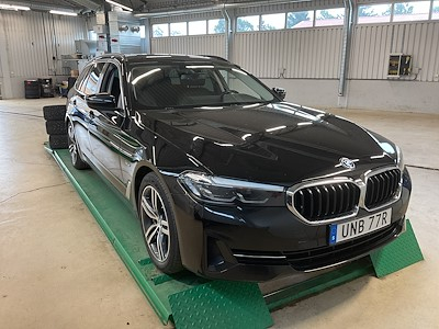 BMW Series 5 530e xDrive Touring Drag Skinn HiFi
