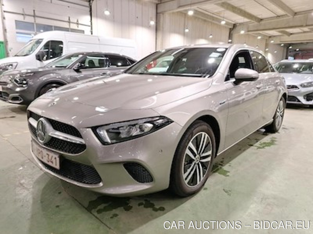 Mercedes-Benz A-class limousine 1.3 A 250 E BUSINESS SOLUTION DCT