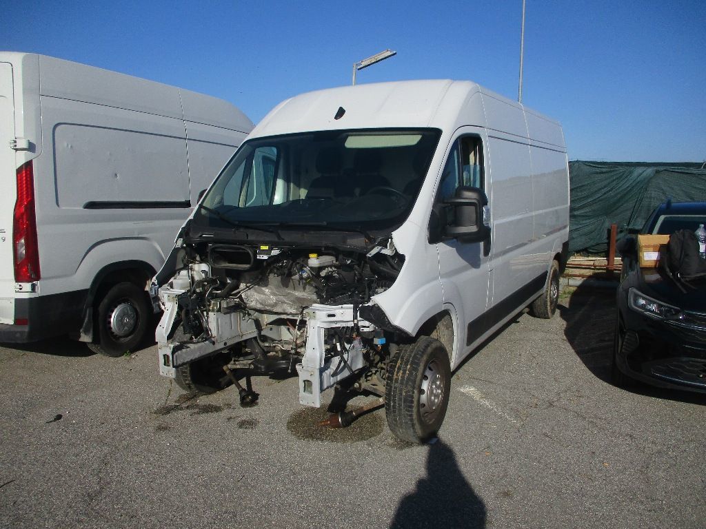 Peugeot Boxer 335 2.2 bluehdi 140cv S&amp;S L3H2, 2023