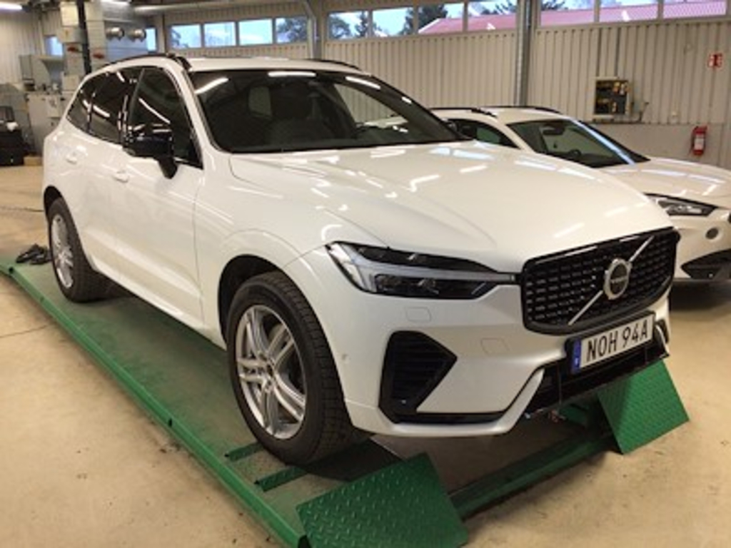 Volvo XC60 Recharge T6 340hk AWD R-Design Klimat Drag 360