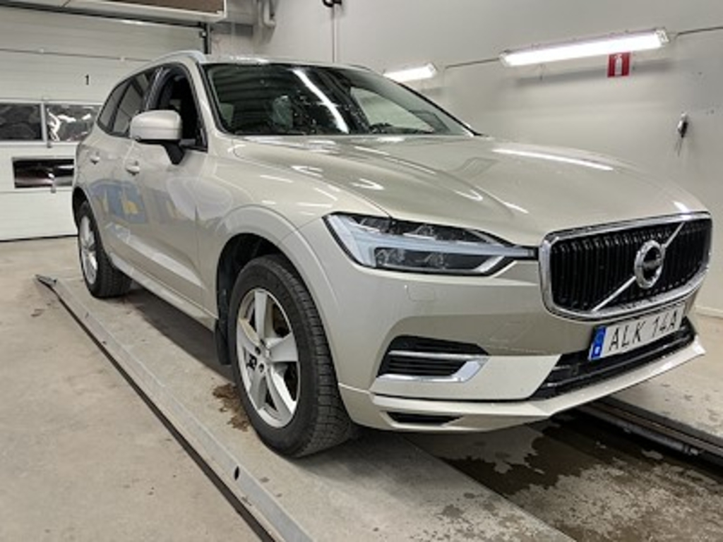 Volvo XC60 T8 AWD Momentum Edition VOC Drag Panorama