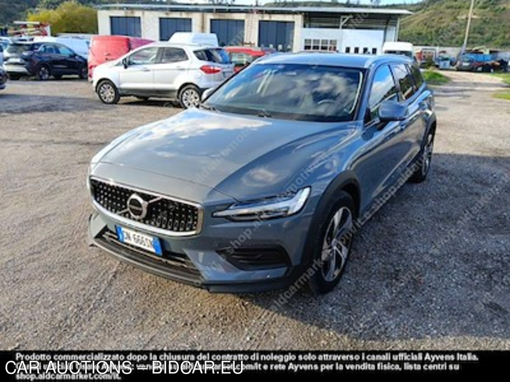 Volvo v60 cross count B4 D -