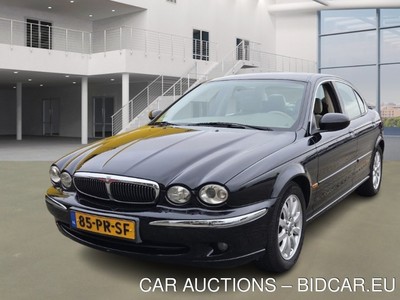 Jaguar X-type 2.5 V6 4WD, 2004