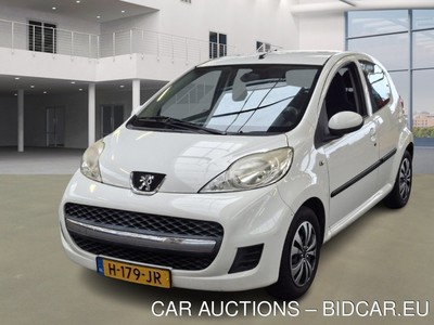 Peugeot 107 1.0-12V XR, 2009