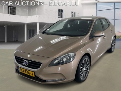 Volvo V40 1.6 T3 MOMENTUM, 2013