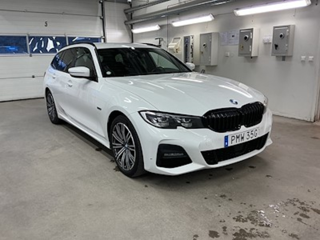 BMW Series 3 330e Touring M Sport Shadow Drag HiFi Adaptiv Fart