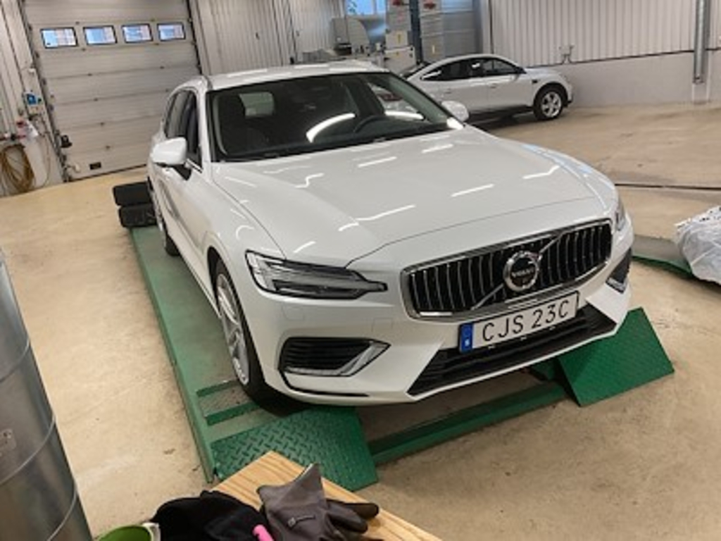 Volvo V60 Recharge T6 AWD 350hk Core Bright Drag 360 Drag