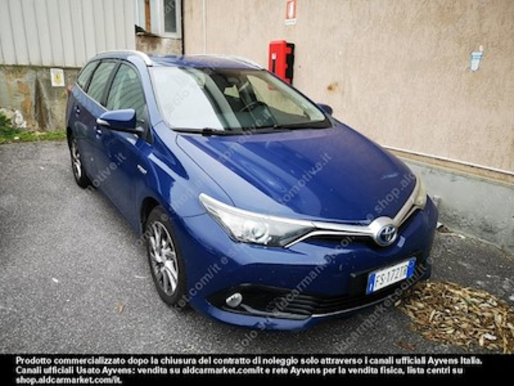 Toyota auris touring sports hybrid business -