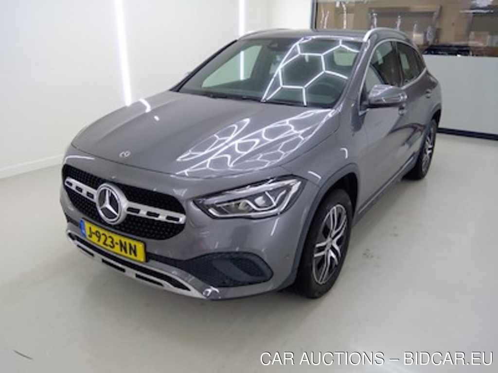 Mercedes-Benz GLA GLA 200 DCT Business Solution Luxury 5d