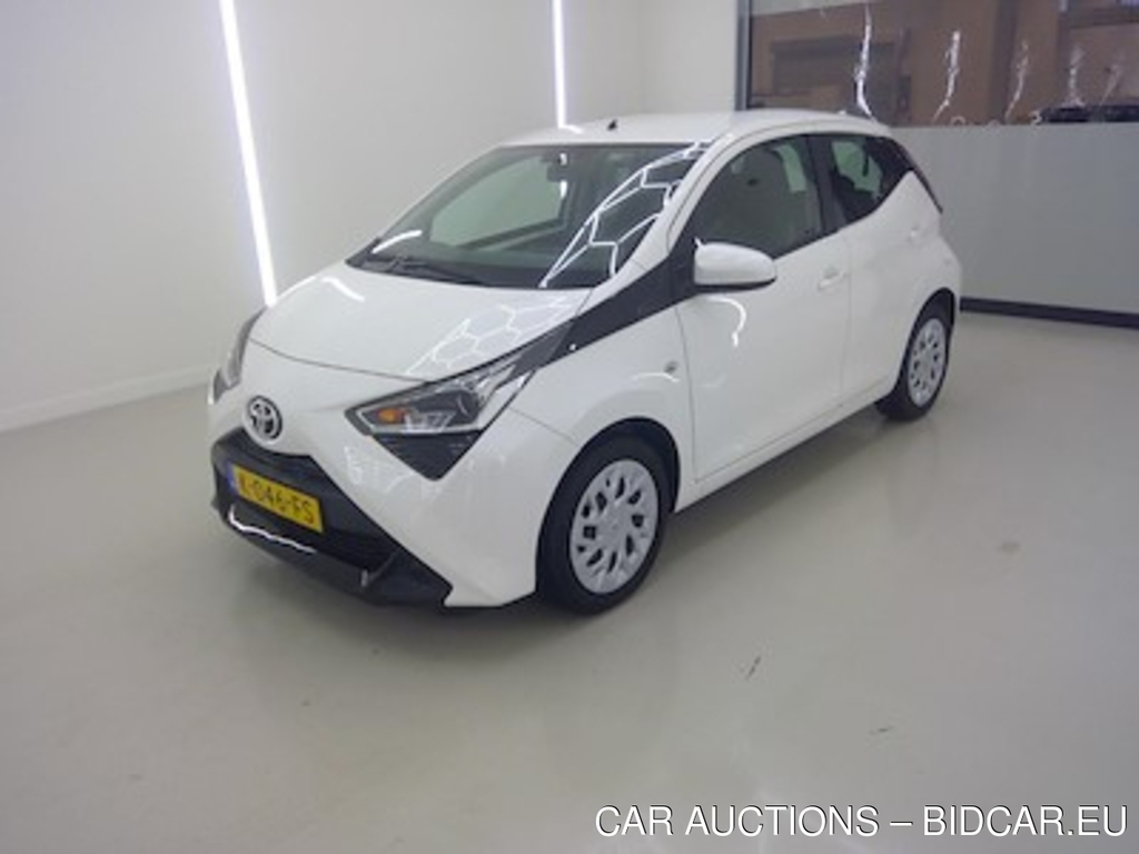 Toyota Aygo 1.0 VVT-i x-play 5d