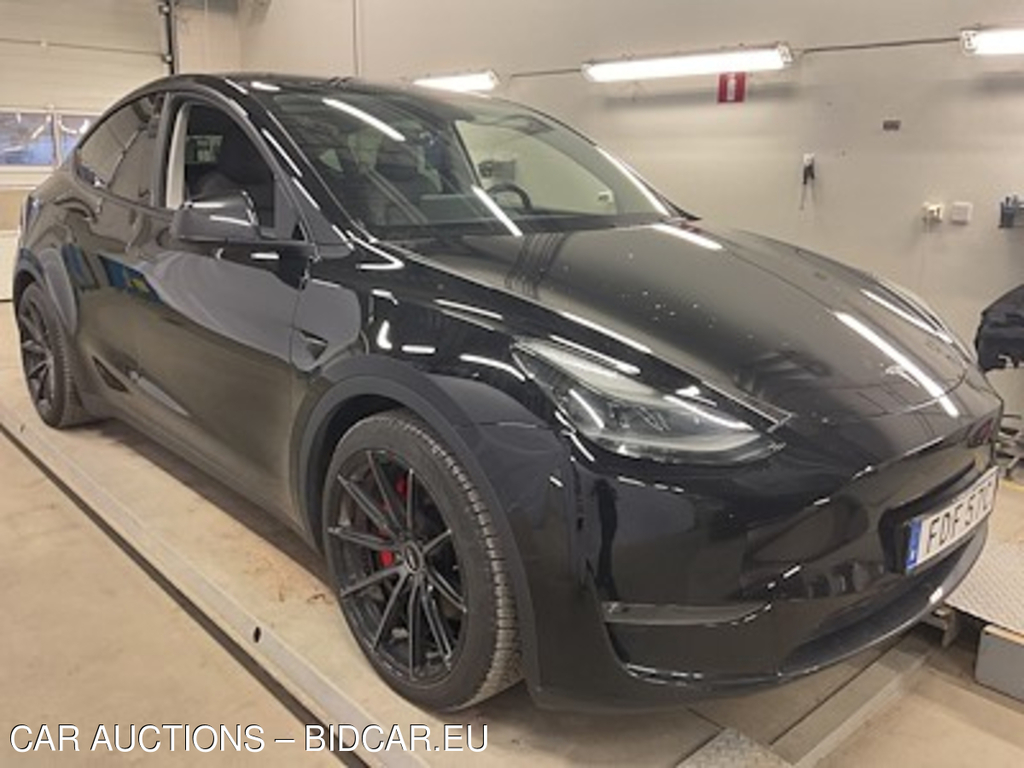 Tesla Model Y Performance 534hk AWD Lader