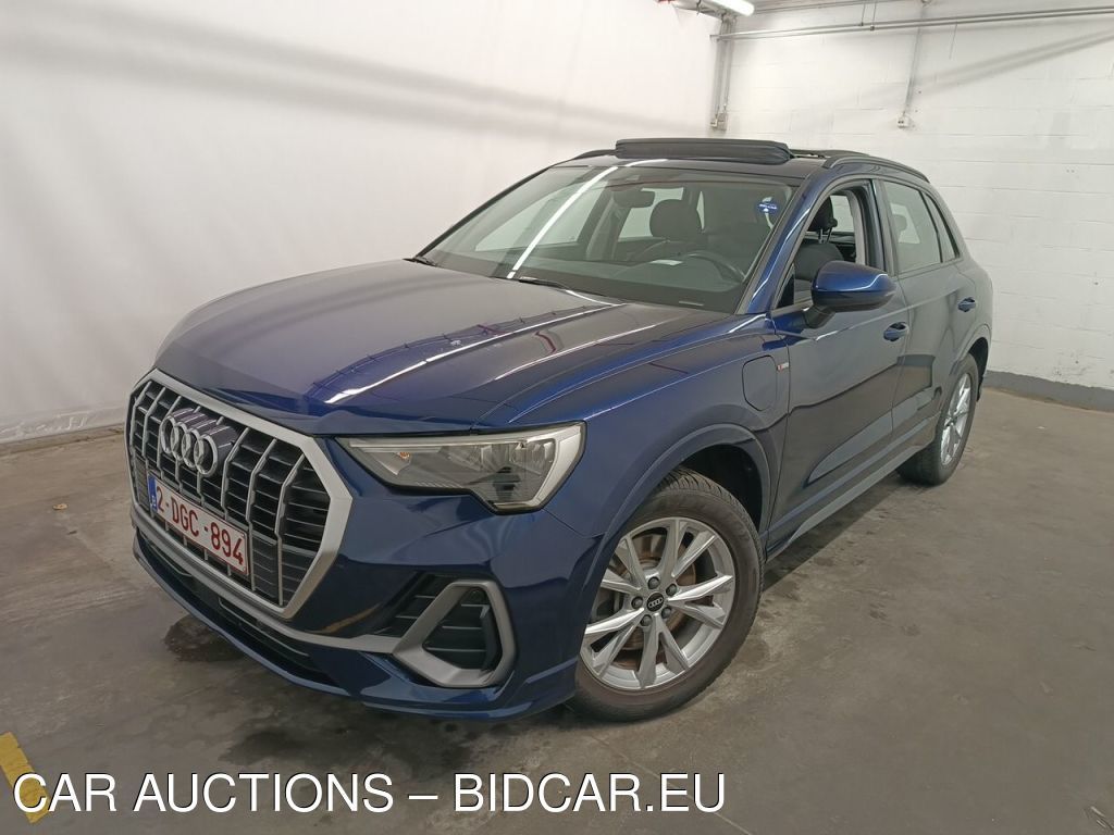 Audi Q3-f3b 45 TFSI E S TRONIC S LINE 5D, 2021