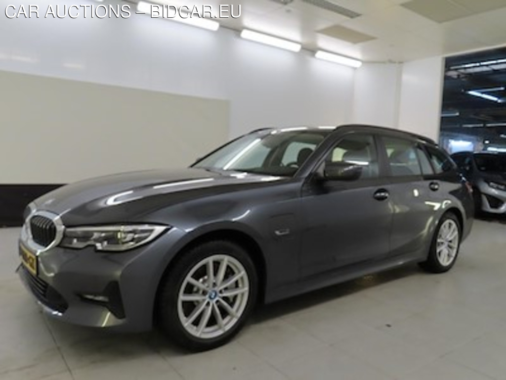BMW 3-serie touring 330e Business Edition Plus