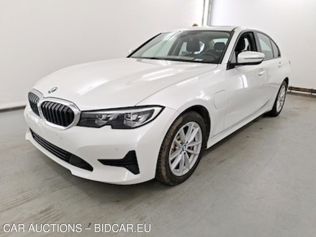 BMW 3 - 2019 330eA PHEV
