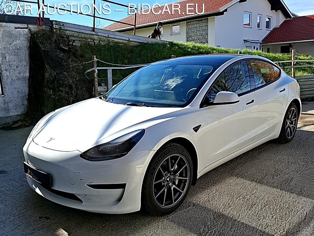 Tesla Model 3 STANDARD REICHWEITE PLUS HINTERRADANTRIEB, 2021