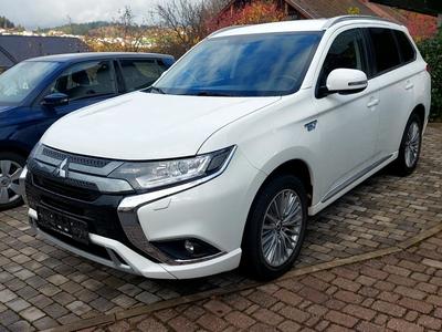 Mitsubishi Outlander 2.4 4WD PLUG-IN HYBRID, 2020