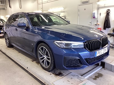 BMW 5-serie 530e xDrive Touring M Sport Shadow Line Drag Skinn