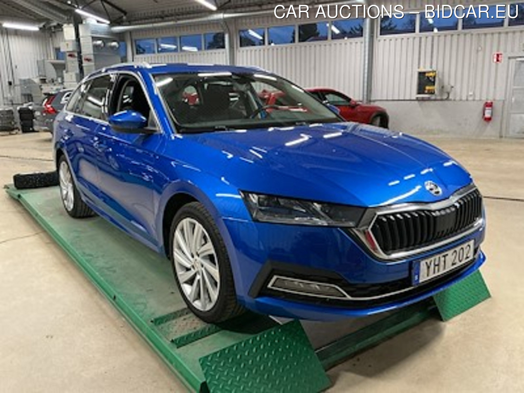 Skoda Octavia TDI 200hk 4x4 Style DSG Cockpit
