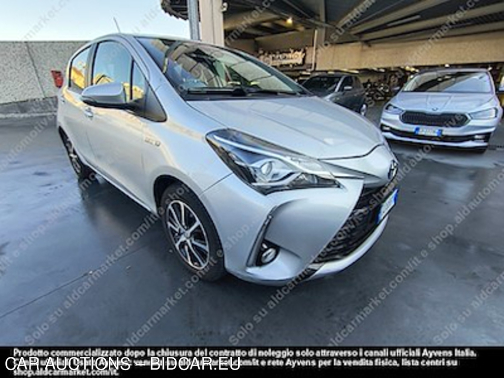 Toyota yaris PC 1.5 hybrid business -