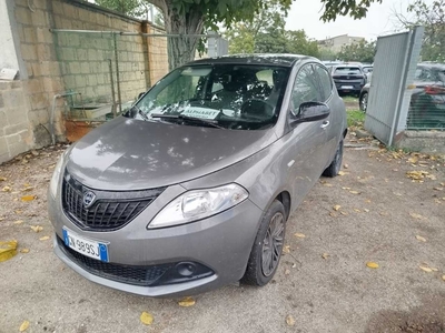 Lancia Ypsilon 1.0 FireFly 70cv S&S Hybrid SILVER PLUS, 2023