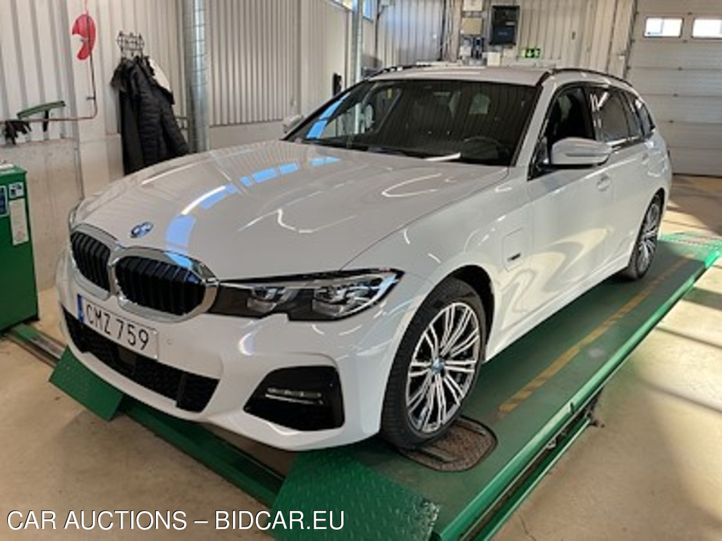 BMW 3-serie 330e Touring M Sport Drag HiFi Adaptiv Fart