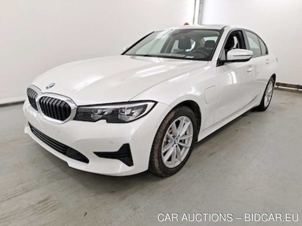 BMW 3 - 2019 330eA PHEV