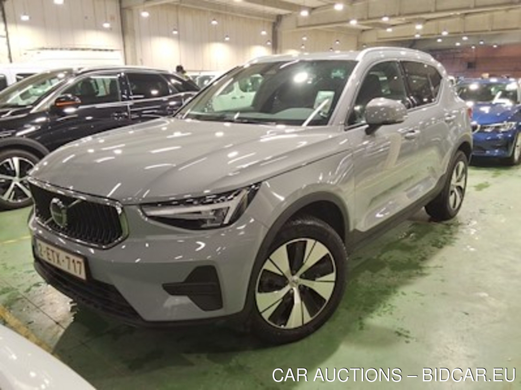 Volvo XC40 2.0 B3 MHEV CORE DCT