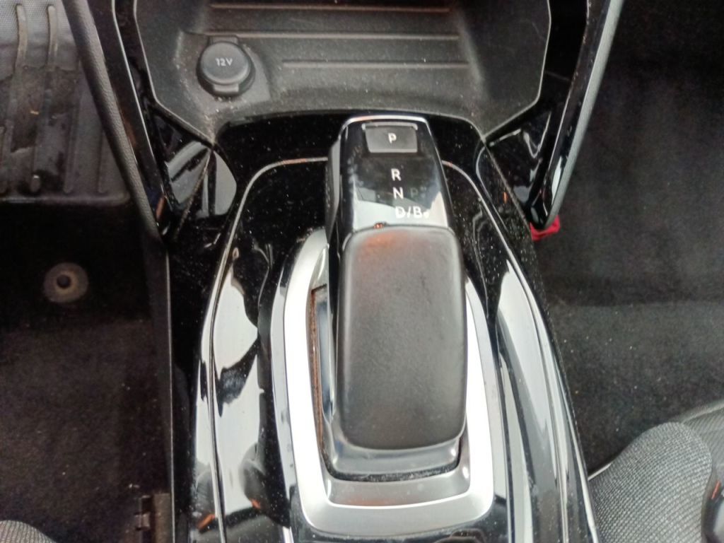 Peugeot 2008-p1 0.0 50 KWH ACTIVE 5D, 2021