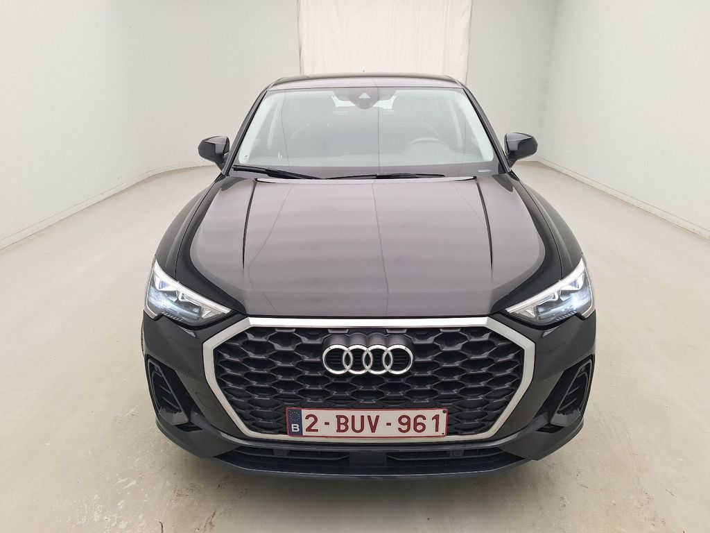 Audi Q3-sportback 2.0 SB 19. AUDI Q3 SPORTBACK 35 TDI S TRONIC BUS. ED. ATTRACT, 2022