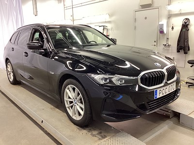BMW Series 3 330e xDrive Touring Drag Kamera Adaptiv fart