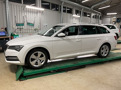 Skoda Superb iV Combi 218hk L&K Drag