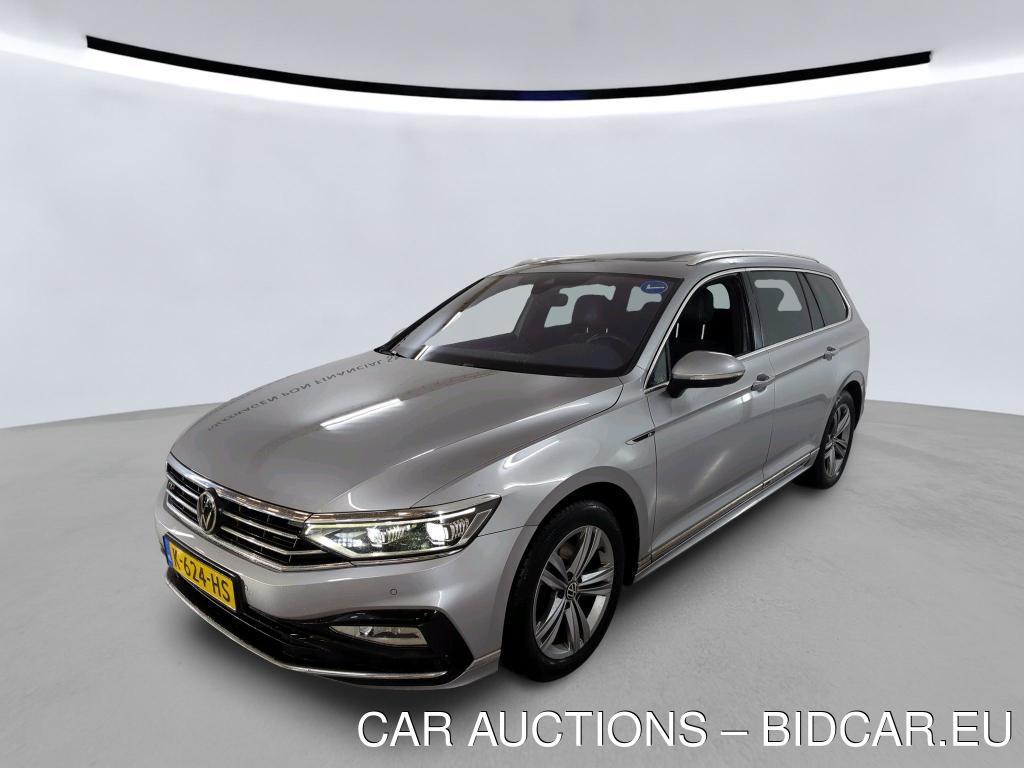 Volkswagen Passat variant 1.4 1.5 TSI 150PK DSG BUSINESS R COMFORT R-LINE TREKHAAK LEER PANO, 2021