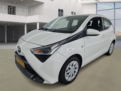 Toyota Aygo 0.9 1.0 VVT-I X-PLAY, 2020
