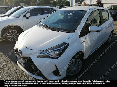 Toyota yaris 1.5 hybrid cool hatchback -