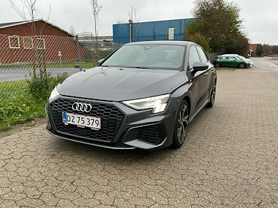 Audi A3 35 TFSI COD 150 HK S-Tronic S-line UA!,