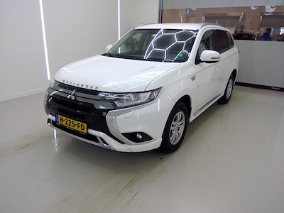 Mitsubishi Outlander PHEV Pure 5d
