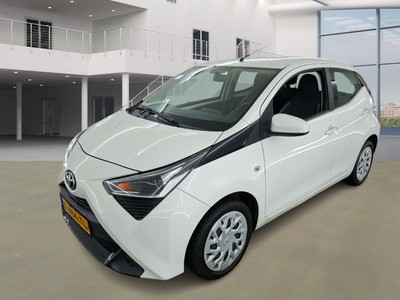 Toyota Aygo 0.9 1.0 VVT-I X-PLAY, 2021